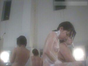 若い子多めのお風呂盗撮　2
